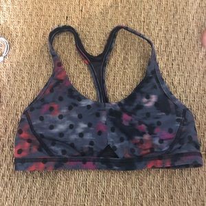Lululemon sports bra